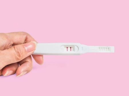 tehotenský test s dvomi ružovými čiarkami