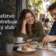 Existuje priateľstvo medzi mužom a ženou? – redakčný citát Kamaráti sa zabávajú pri spoločenskej hre. Citát: Priateľstvo nepotrebuje skrytý sľub lásky.