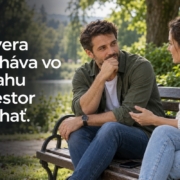 Muž odkladá telefón a rozpráva sa s partnerkou. Citát: Dôvera necháva vo vzťahu priestor dýchať.