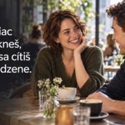 Žena sa prirodzene rozpráva na prvom rande. Citát: Najviac vynikneš, keď sa cítiš prirodzene.