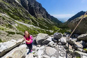 turistka na vysokohorskej túre